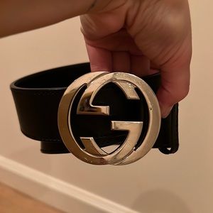Gucci men’s black leather belt